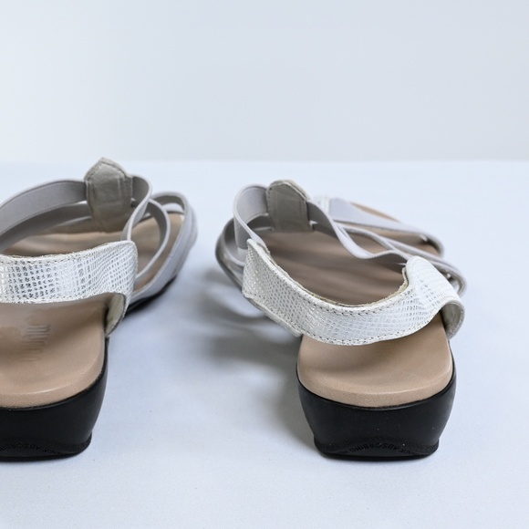 Munro Sandles - Picture 3 of 4